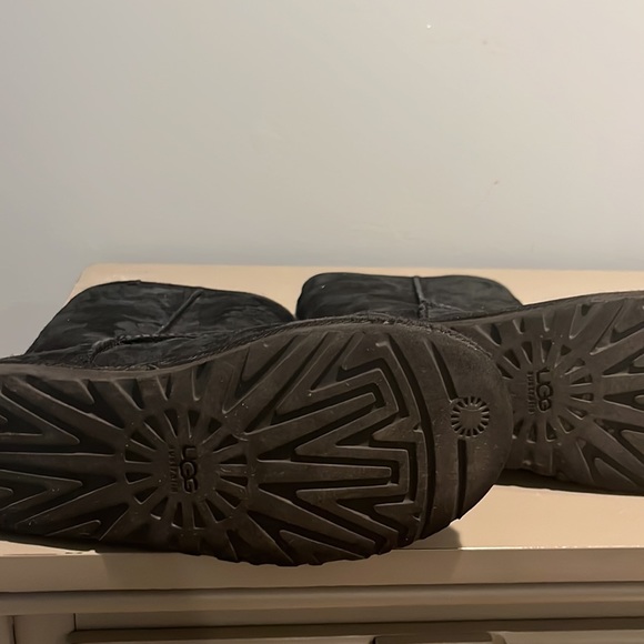 UGG boots, woman size 8, Black with some glisten - Picture 3 of 3